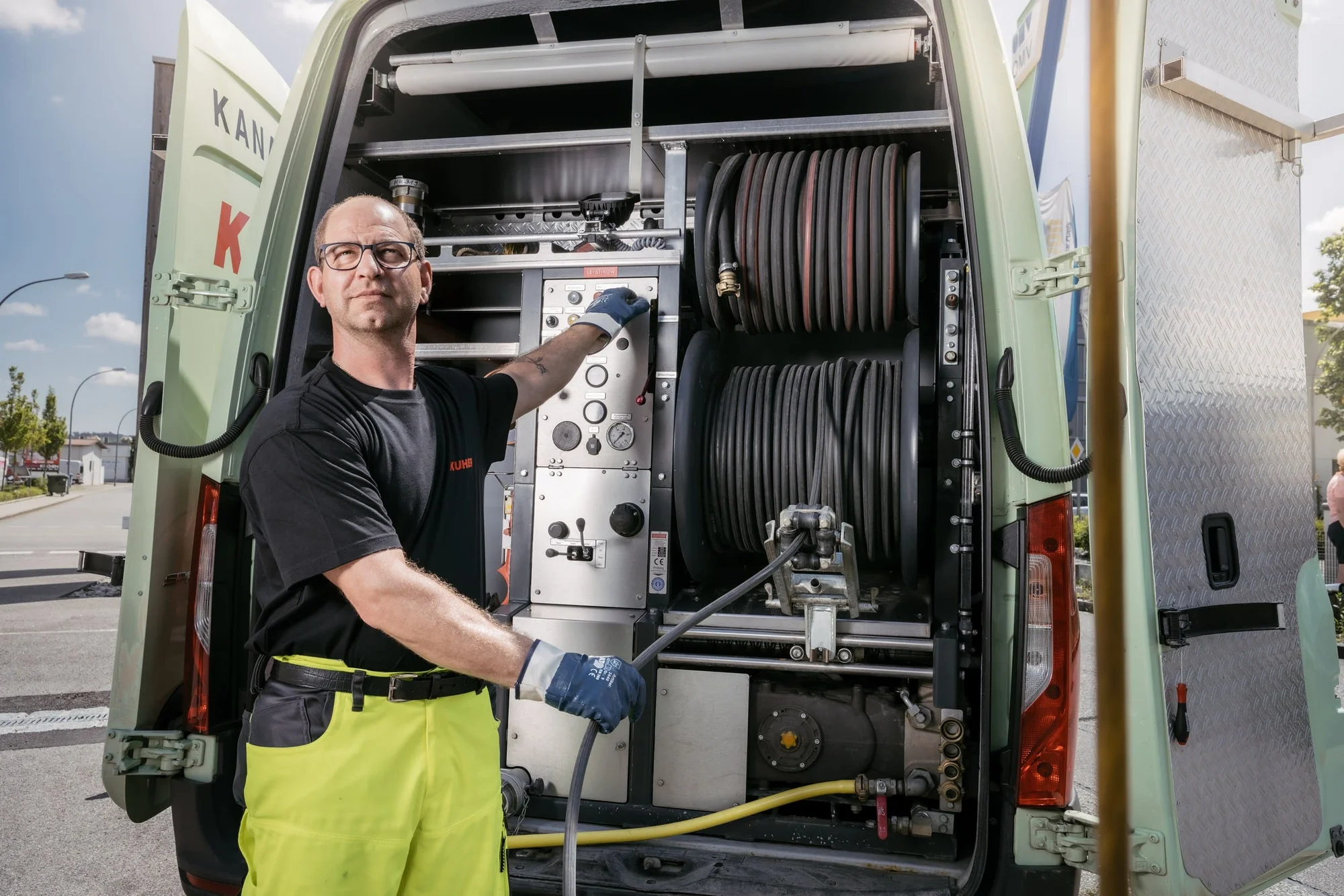 Leistungen von Kuchler rund um Kanal und Rohr